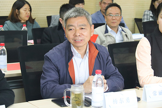 1541736486593088405.jpg 学院党委书记杨东勇教授介绍学院情况.jpg